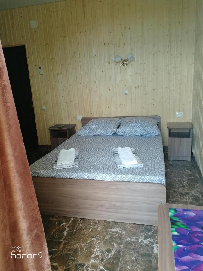 غاغرا Orhidea Guest House المظهر الخارجي الصورة